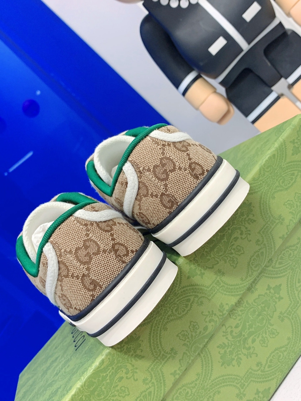 グッチ靴全体デザイン